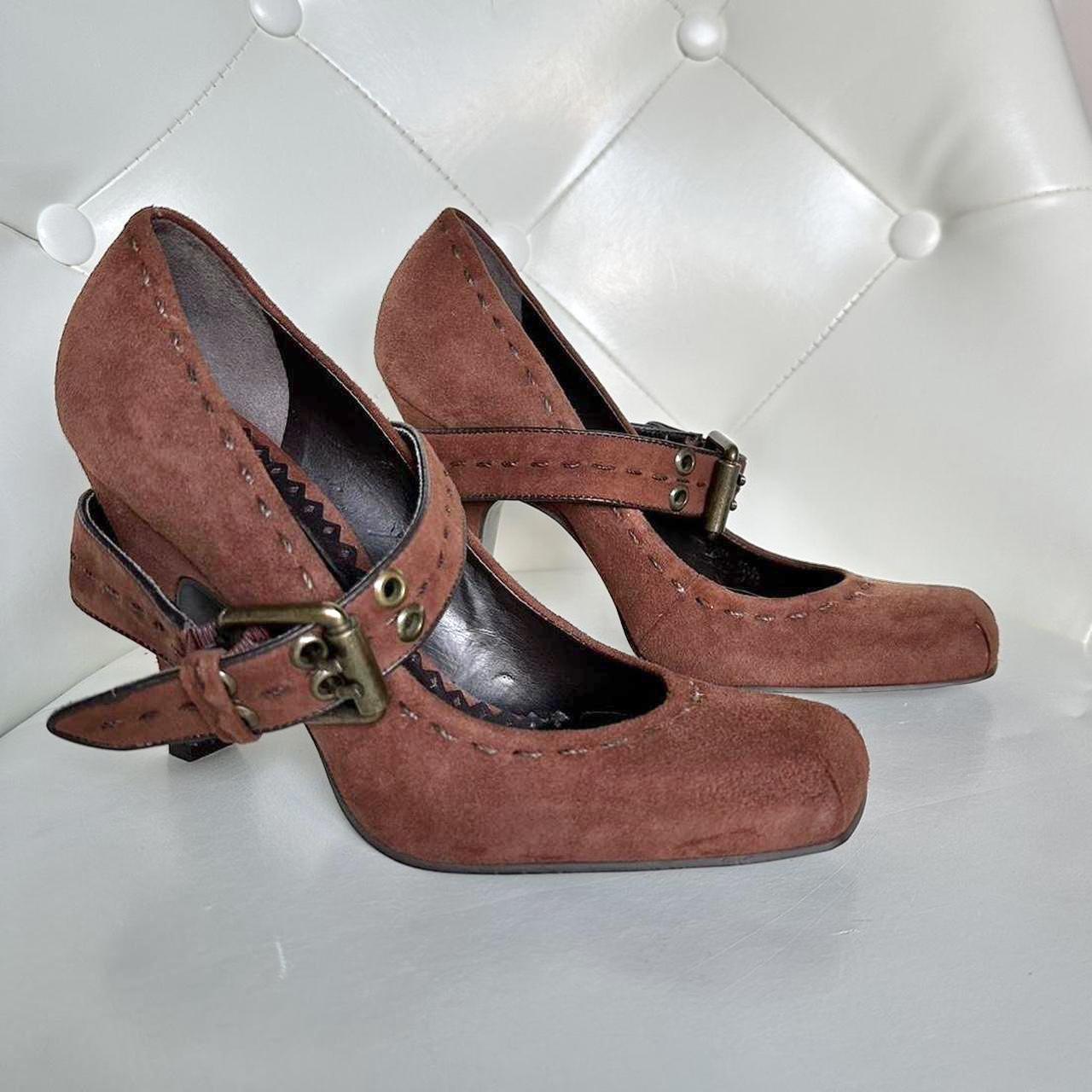 Vince Camuto Women's Brown Courts