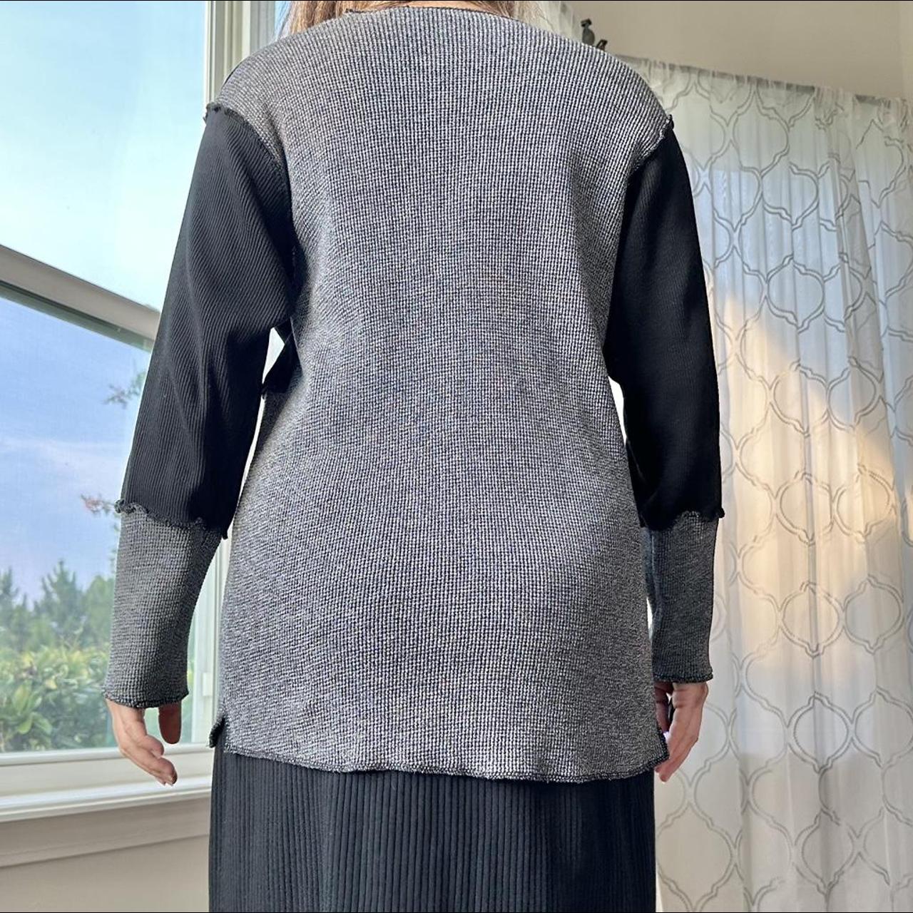 Chaus Women's Black and Grey Jumper