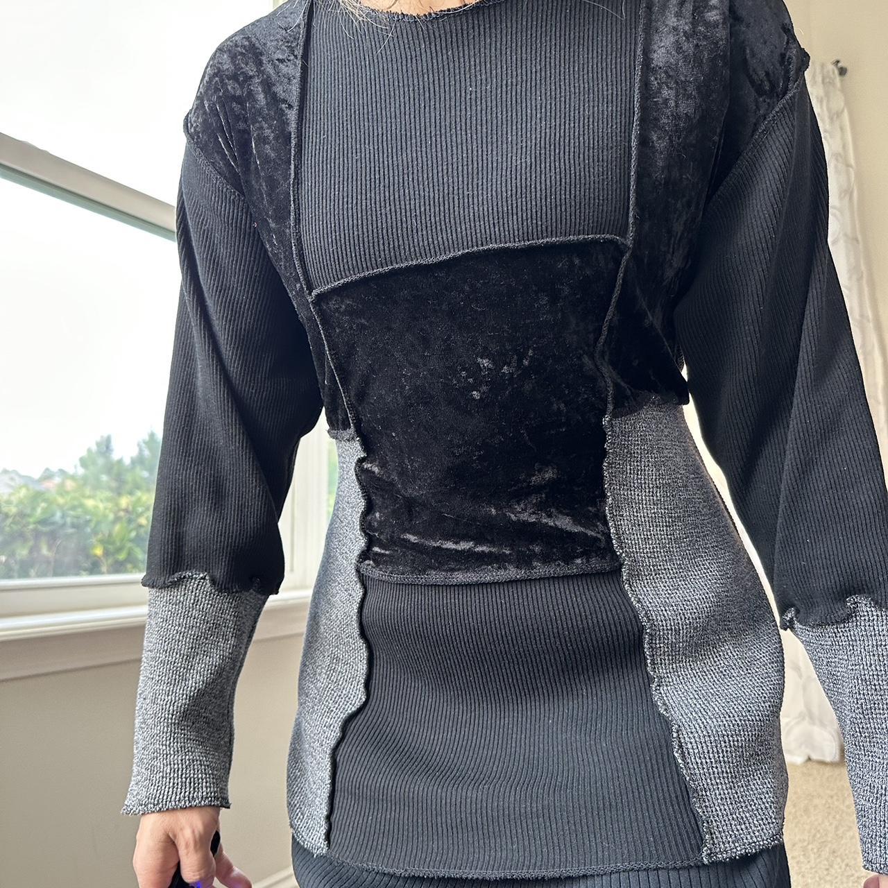 Chaus Women's Black and Grey Jumper